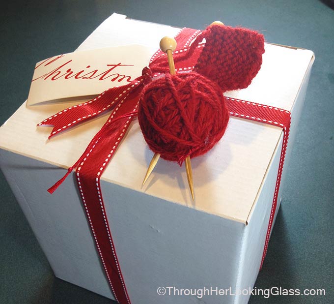 DIY Christmas ornament, quick & simple. Perfect stocking stuffer for a knitter in your life. You can make this in 20 minutes. Yarnball Christmas Ornament.