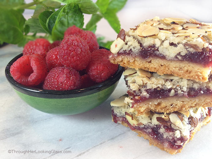 These bars are simple to make and use all the goodies: butter, flour, sugar, jam, almonds. You are gonna love these Raspberry Peach Shortbread bars.