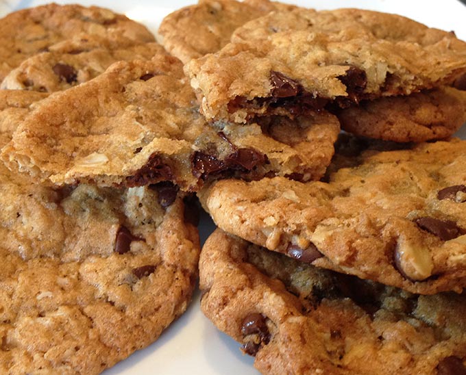 These Chocolate Chip Oatmeal Cookies are fabulous. Butter, flour, sugar, oatmeal, chocolate chips...Mmmm. Perfect for picnics and lunch boxes.