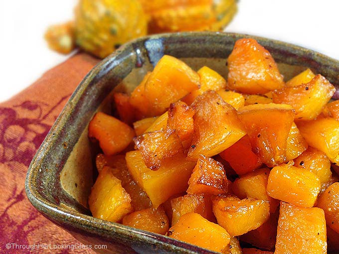 Maple Glazed Roasted Butternut Squash: yummy side dish that'll have you craving butternut squash morning, noon and night! Deliciously addictive.