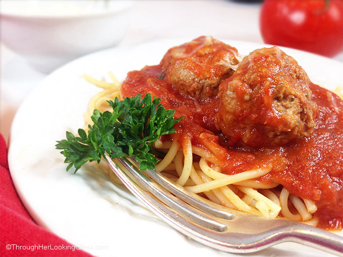 Homemade Italian Meatballs & Sauce. Fresh wholesome ingredients: garlic, fresh parsley, Italian bread crumbs and freshly grated parmesan. Mangi!