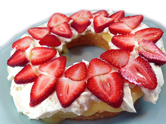 Fresh Strawberry and Lemon Angel Food Cake. Cake layers with fresh strawberries, lemon curd and homemade lemon whipping cream. Stunning and easy dessert!