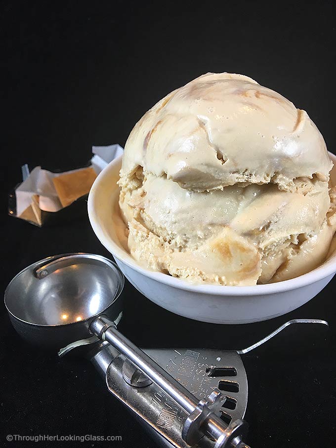 Indulgent Dulce de Leche Ice Cream by Häagen-Dazs. Creamy caramel ice cream with intense flavor & caramel ripples! Find your #Aah! #Ad #Collective Bias