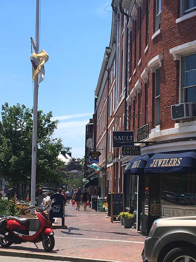 Portsmouth, NH: a quaint and beautiful old town with character. I love the beautiful architecture of this coastal New England city overlooking the harbor.