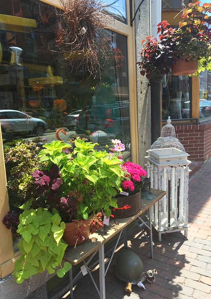 Portsmouth, NH: a quaint and beautiful old town with character. I love the beautiful architecture of this coastal New England city overlooking the harbor.