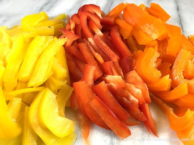 Fresh Dill Bell Pepper Salad: julienned bell pepper matchsticks mingle w/ chopped dill & lemon juice vinaigrette. Bright & colorful crunchy summer salad!