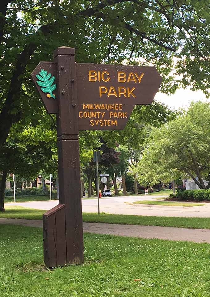 I spent July 4th weekend in Whitefish Bay, WI on Lake Michigan and I just have to tell you all about it today! So many beautiful sights.