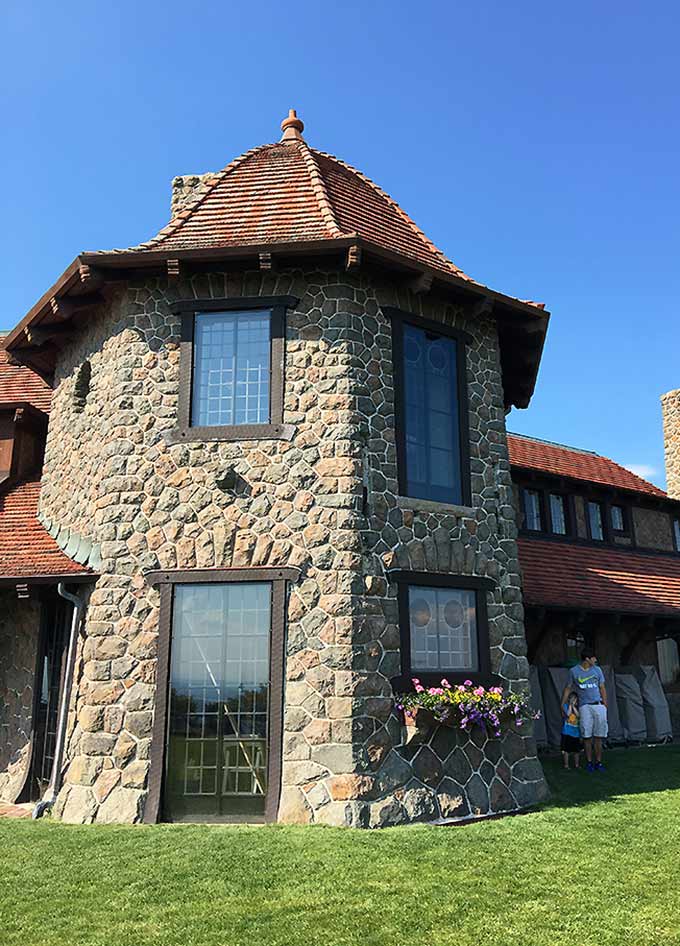 Castle in the Clouds: a country estate home to Lucknow, a lush home built in 1914 in the Ossippee Mountain Range overlooking Lake Winnipesaukee.