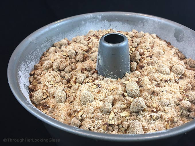 Tender Cinnamon Streusel Apple Coffee Cake: your new favorite sour cream coffee cake. Packed with apples, cinnamon filling & a crumbly cinnamon streusel.